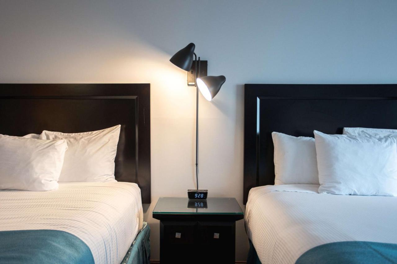 Ramada By Wyndham Surrey/Langley Hotell Eksteriør bilde