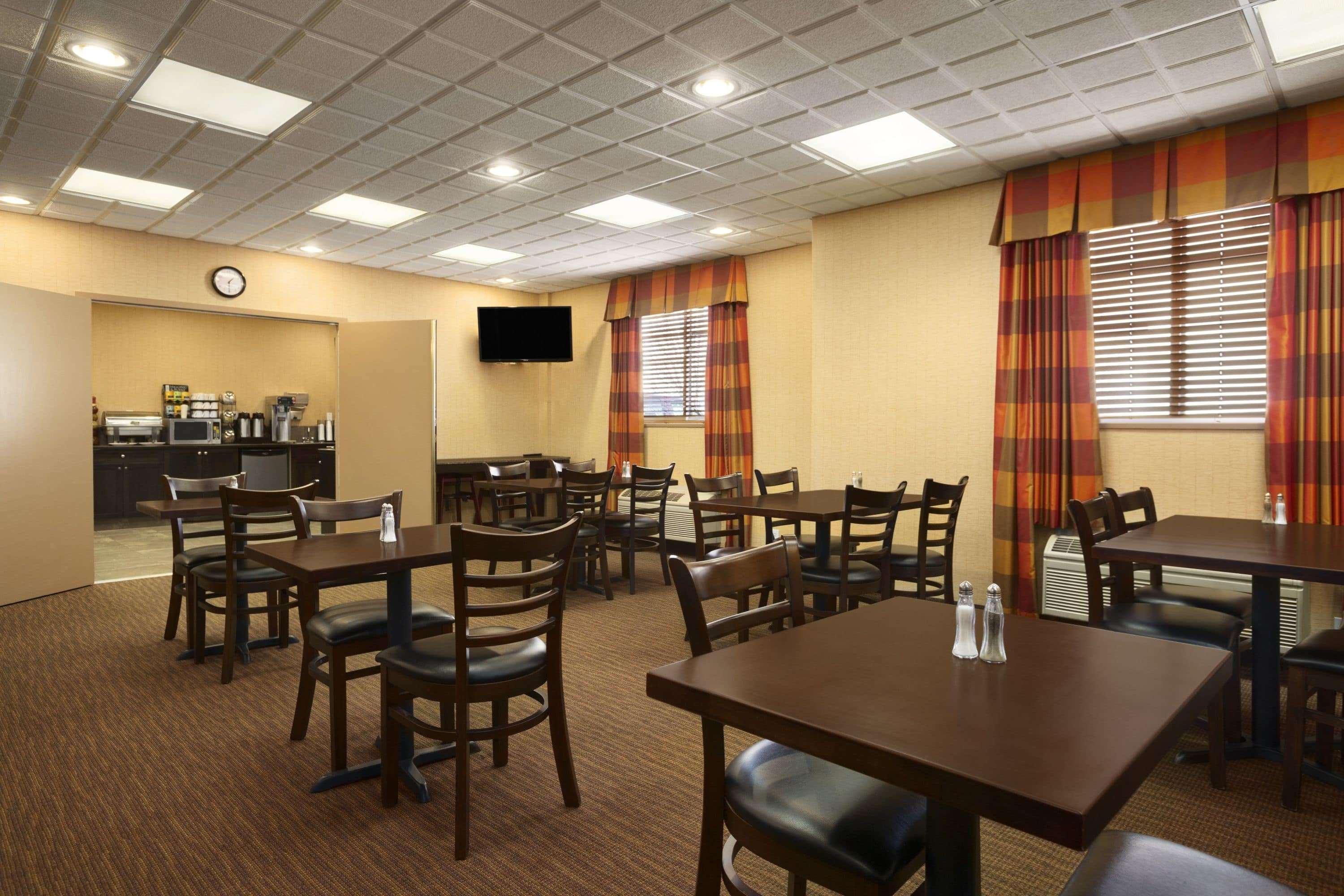 Ramada By Wyndham Surrey/Langley Hotell Eksteriør bilde