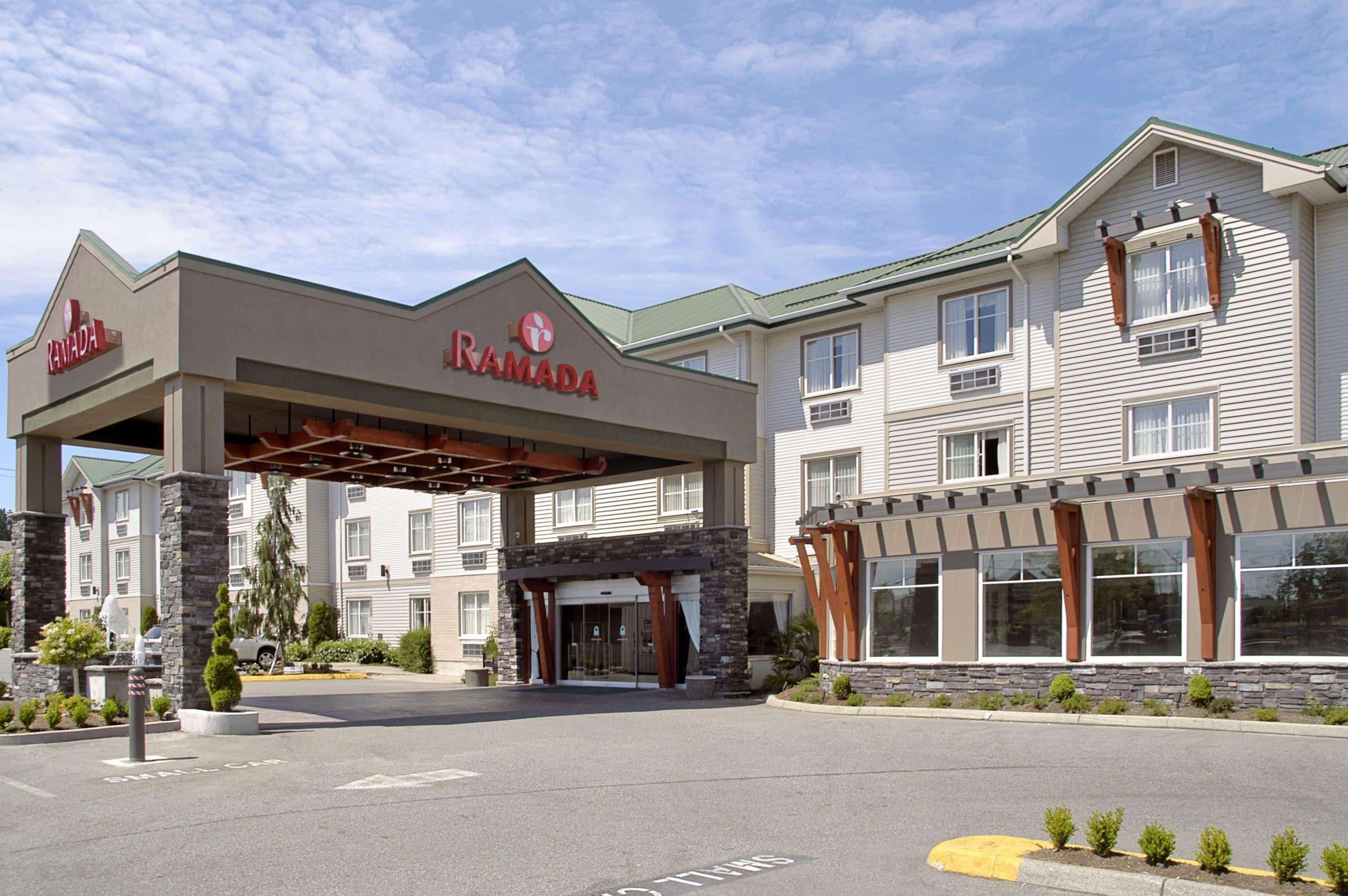 Ramada By Wyndham Surrey/Langley Hotell Eksteriør bilde